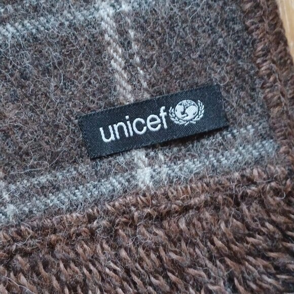 Wool scarf UNICEF - Picture 2 of 3